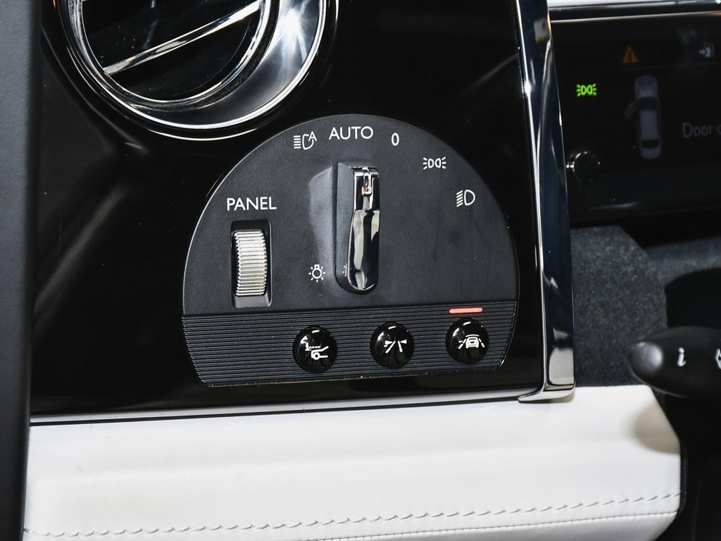 Used 2018 Rolls-Royce Ghost image 18