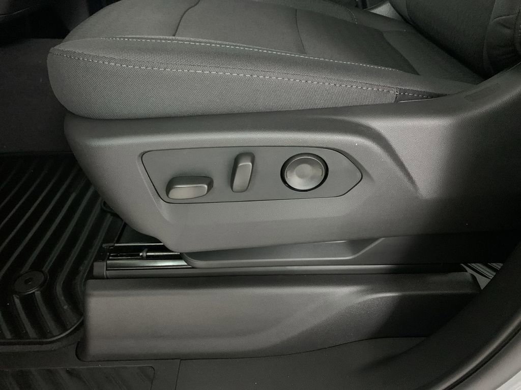 New 2026 Chevrolet Silverado 2500 Custom w/ Custom Value Package AWD/4WD image 12