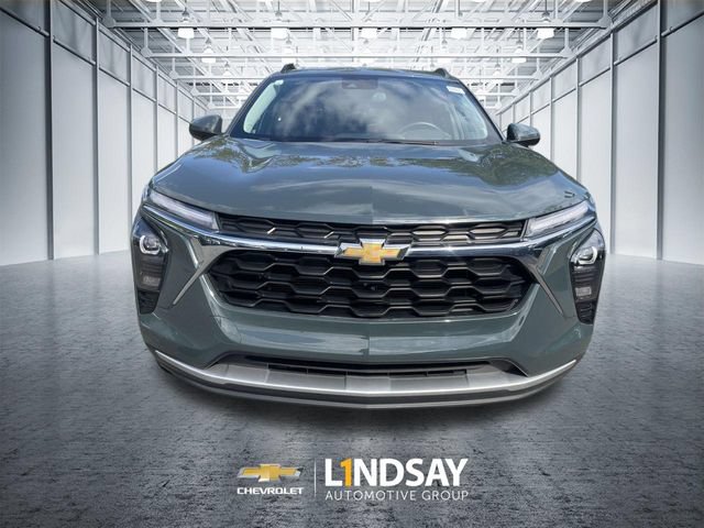 Used 2025 Chevrolet Trax LT w/ Driver Confidence Package FWD image 3