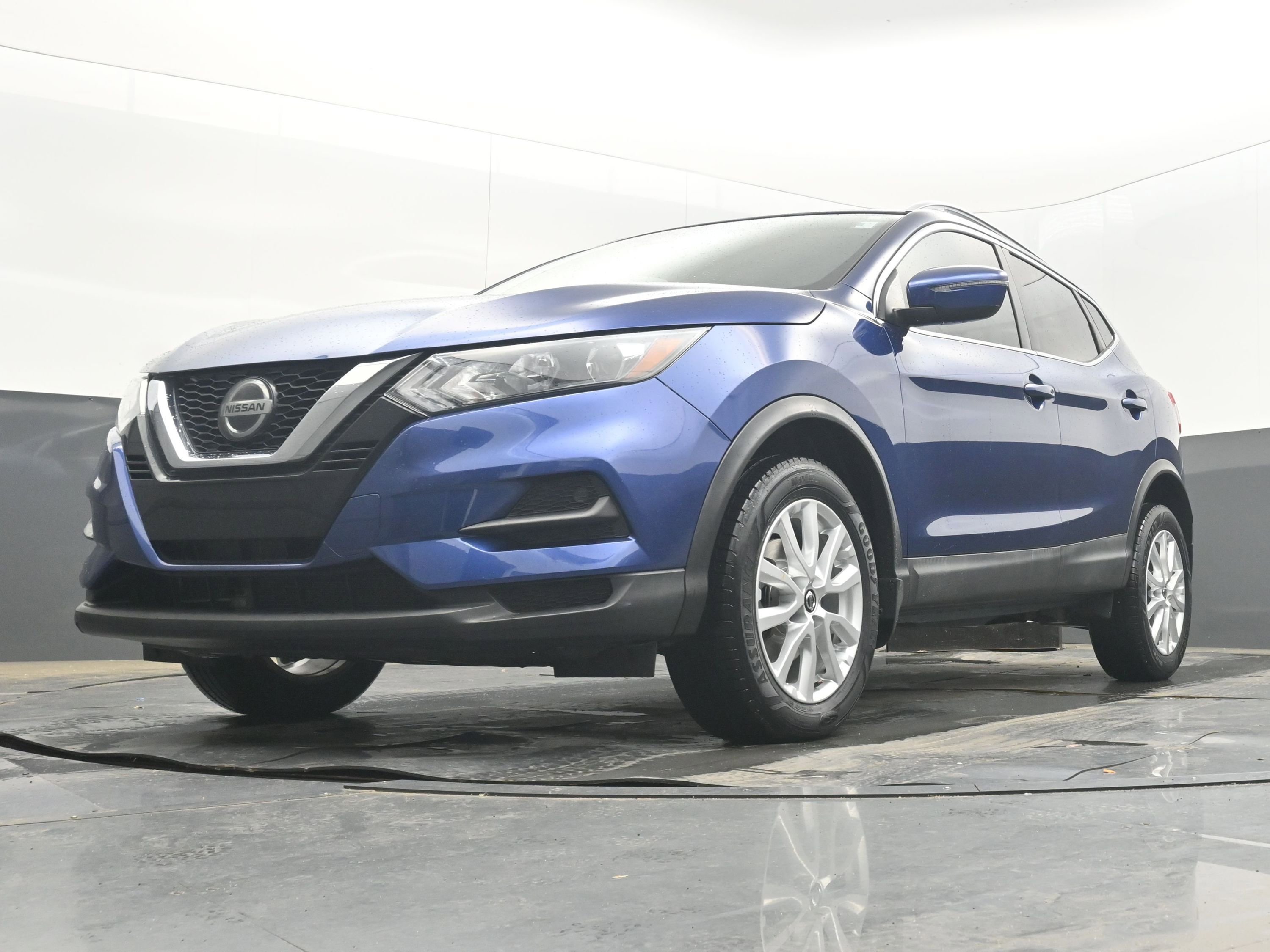 Used 2020 Nissan Rogue Sport SV FWD image 24