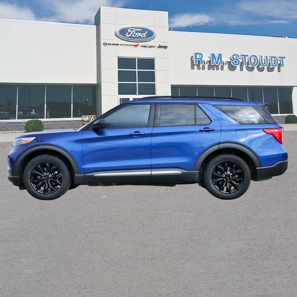 Used 2021 Ford Explorer XLT w/ Equipment Group 202A image 3
