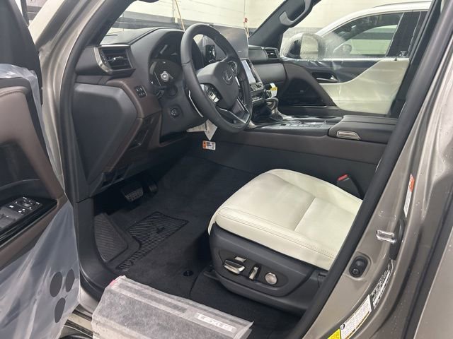 New 2026 Lexus LX 600 4WD w/ Luxury Package image 16
