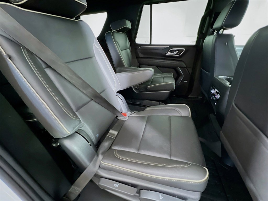 Used 2022 GMC Yukon SLT w/ SLT Premium Package image 24
