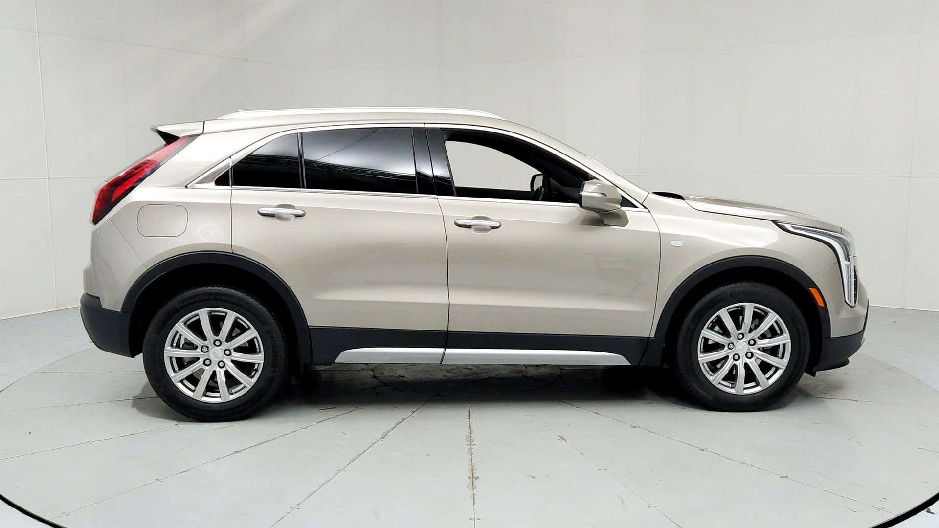 Certified 2023 Cadillac XT4 Premium Luxury w/ Cold Weather Package image 6