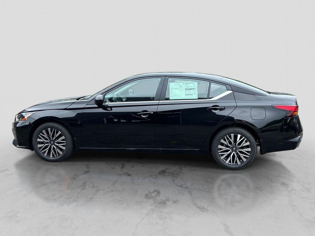 New 2026 Nissan Altima 2.5 SV FWD image 2