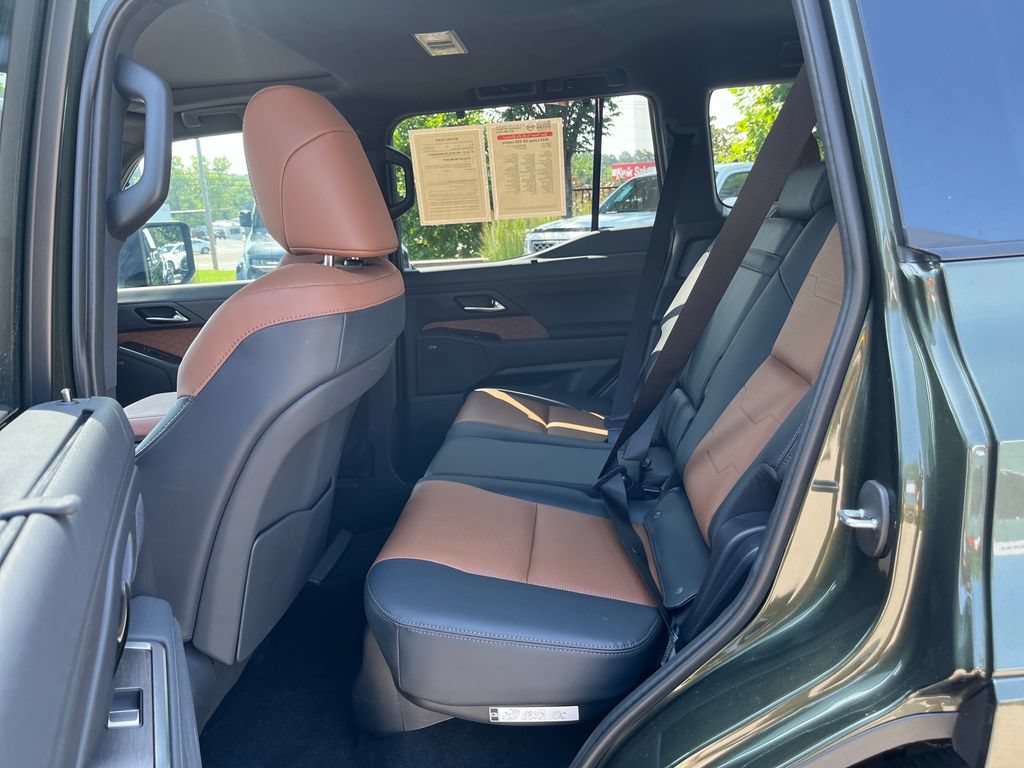 Used 2025 Lexus GX 550 w/ Accessory Package (Z1) AWD/4WD image 25