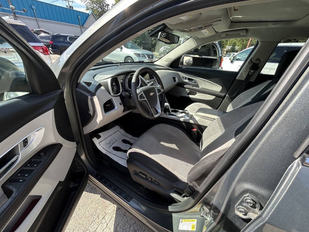 Used 2012 Chevrolet Equinox LT w/ Driver Convenience Package FWD image 6