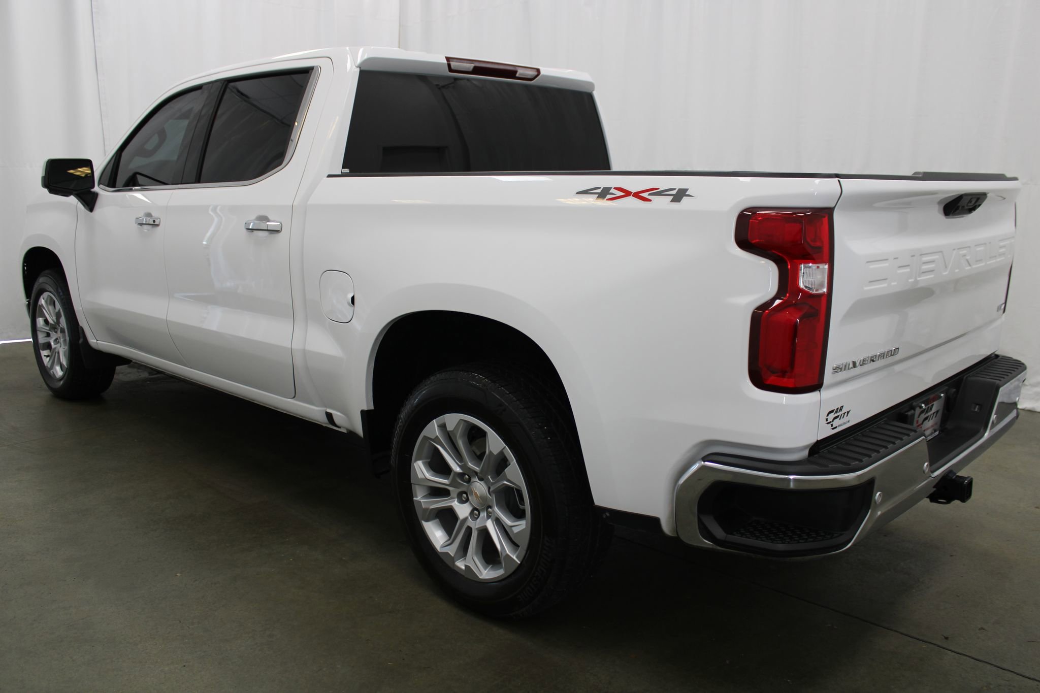 Used 2025 Chevrolet Silverado 1500 LTZ image 7