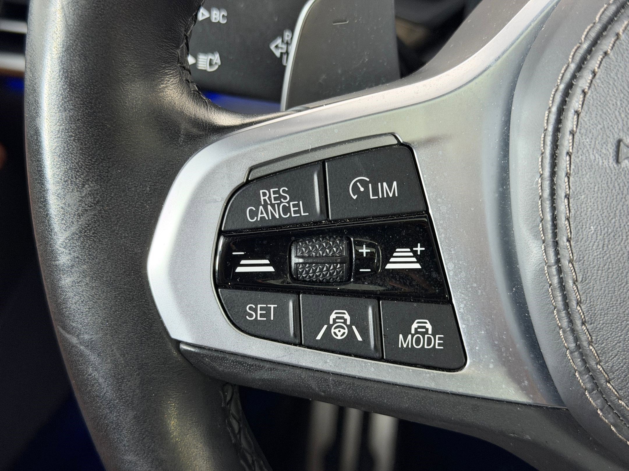 Used 2022 BMW X5 xDrive40i w/ M Sport Package image 16