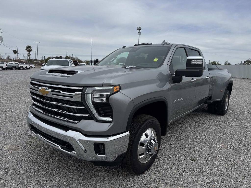New 2026 Chevrolet Silverado 3500 LTZ w/ LTZ Plus Package AWD/4WD image 1
