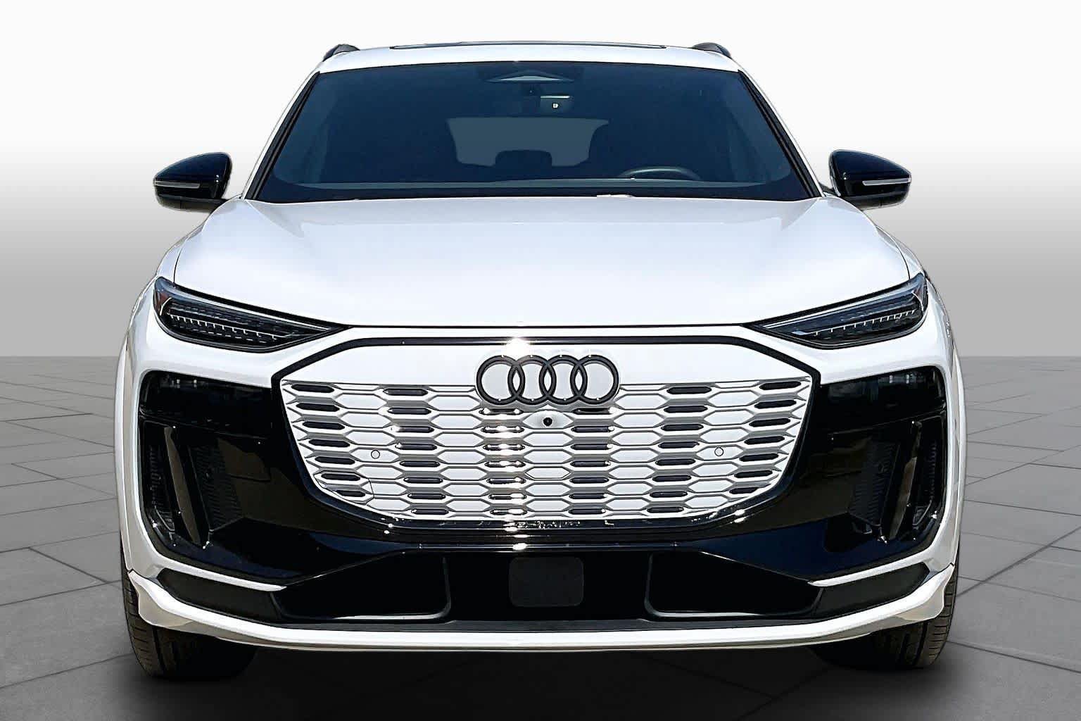 Used 2025 Audi SQ6 e-tron Prestige w/ Black Optic Package AWD/4WD image 3