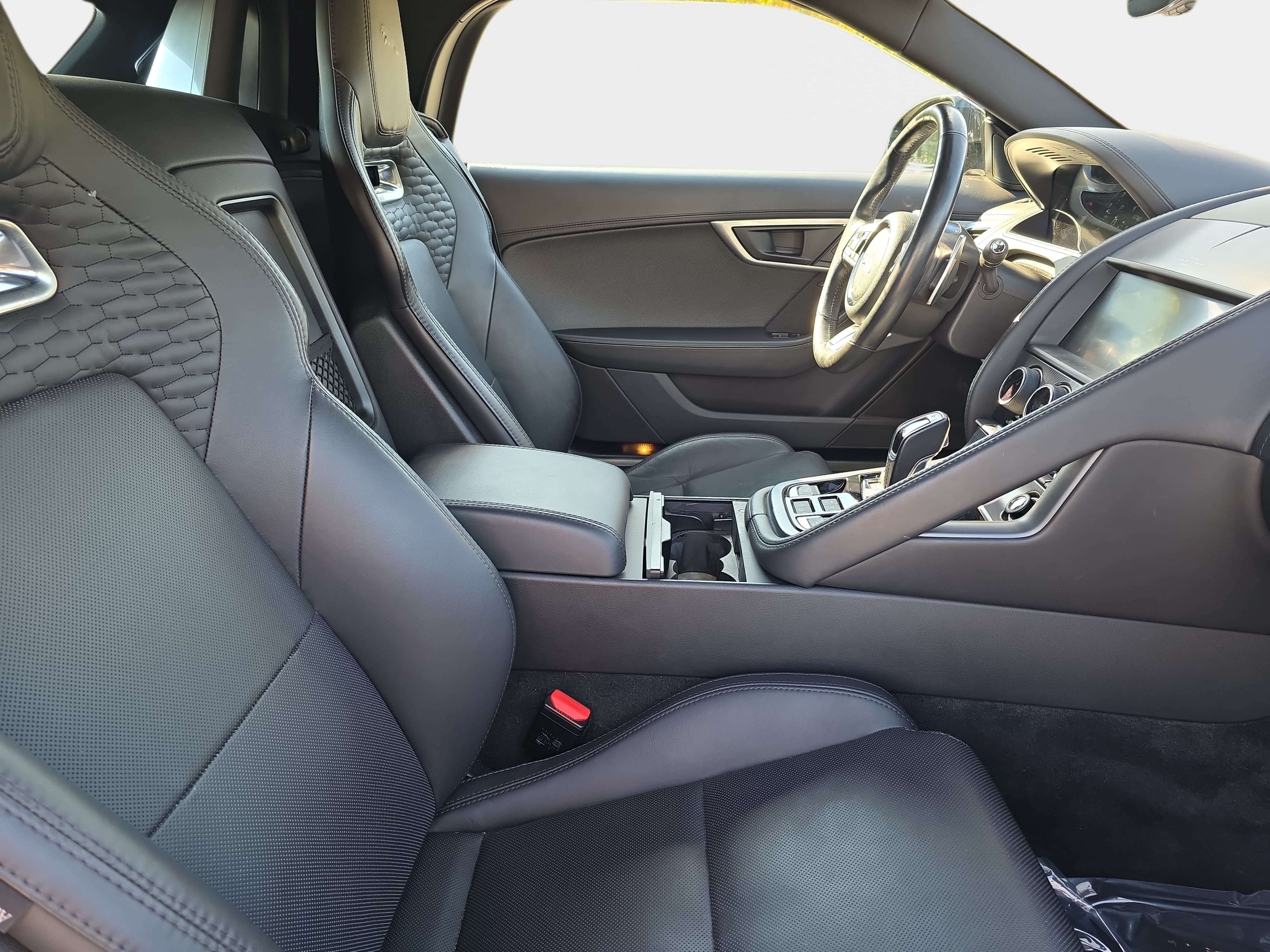 Used 2021 Jaguar F-TYPE R-Dynamic AWD/4WD image 10
