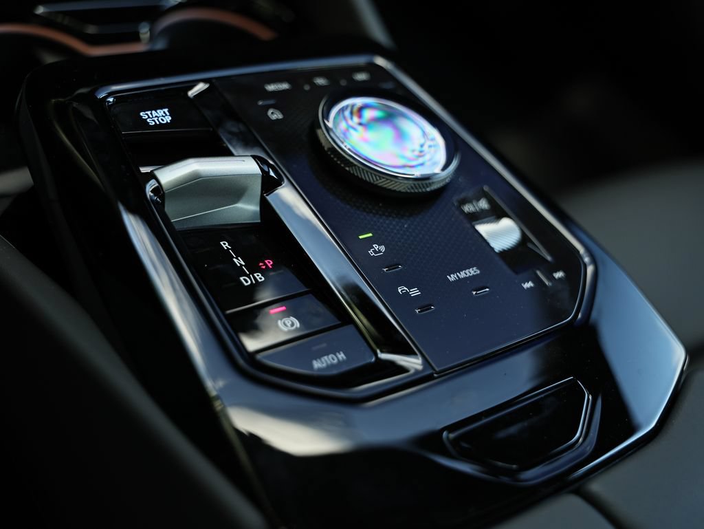 New 2027 BMW i5 xDrive40 w/ Premium Package AWD/4WD image 39