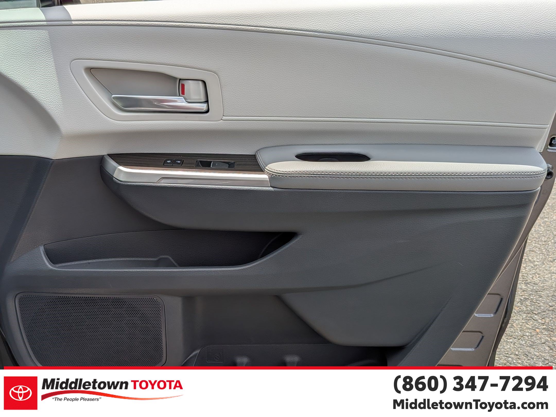 Certified 2024 Toyota Sienna Limited AWD/4WD image 30