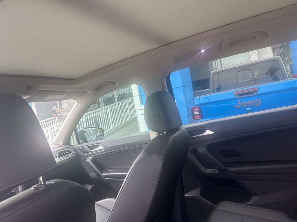 Used 2019 Volkswagen Tiguan SE w/ Panoramic Sunroof Package image 15