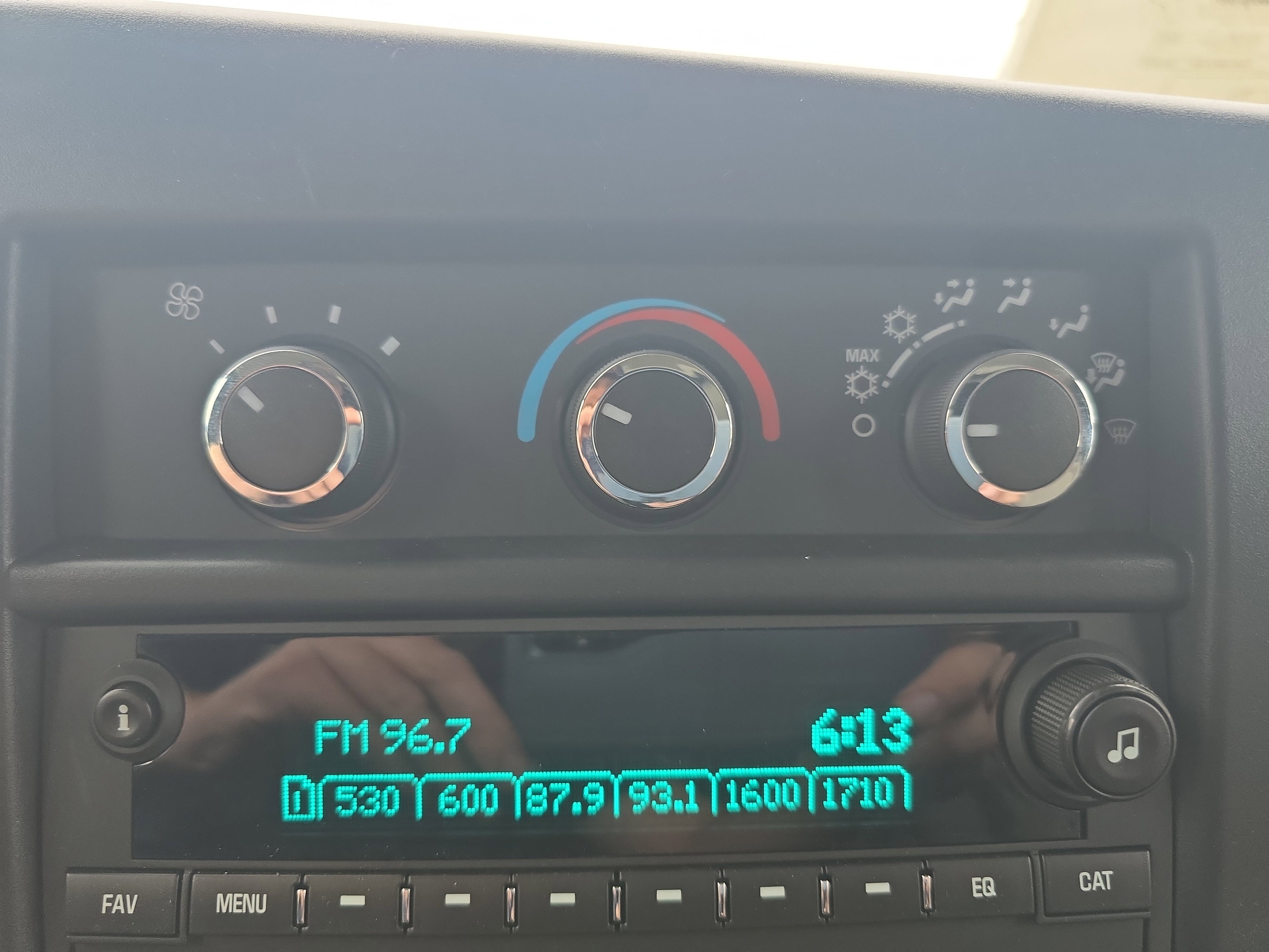 New 2025 Chevrolet Express 4500 Extended w/ Power Convenience Package image 24