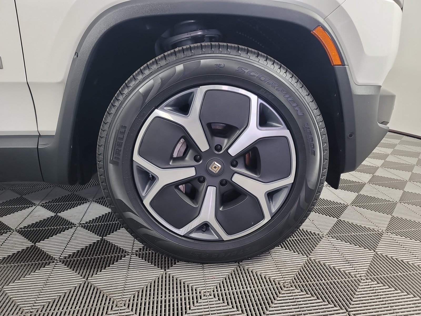 Used 2023 Rivian R1T Adventure Dual AWD/4WD image 11
