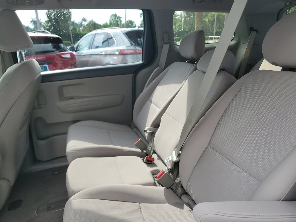 Used 2020 Kia Sedona LX FWD image 14
