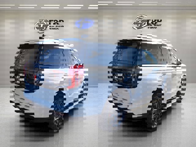 New 2025 Ford Expedition Platinum w/ Stealth Performance Package image 3