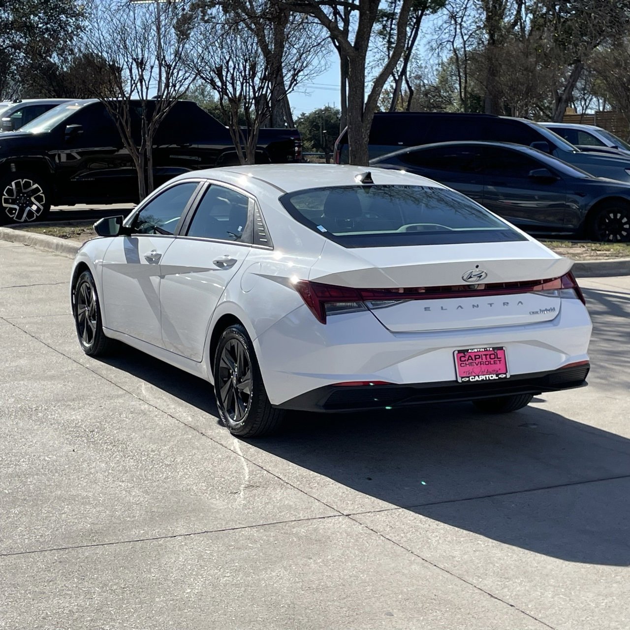 Used 2023 Hyundai Elantra Blue image 4