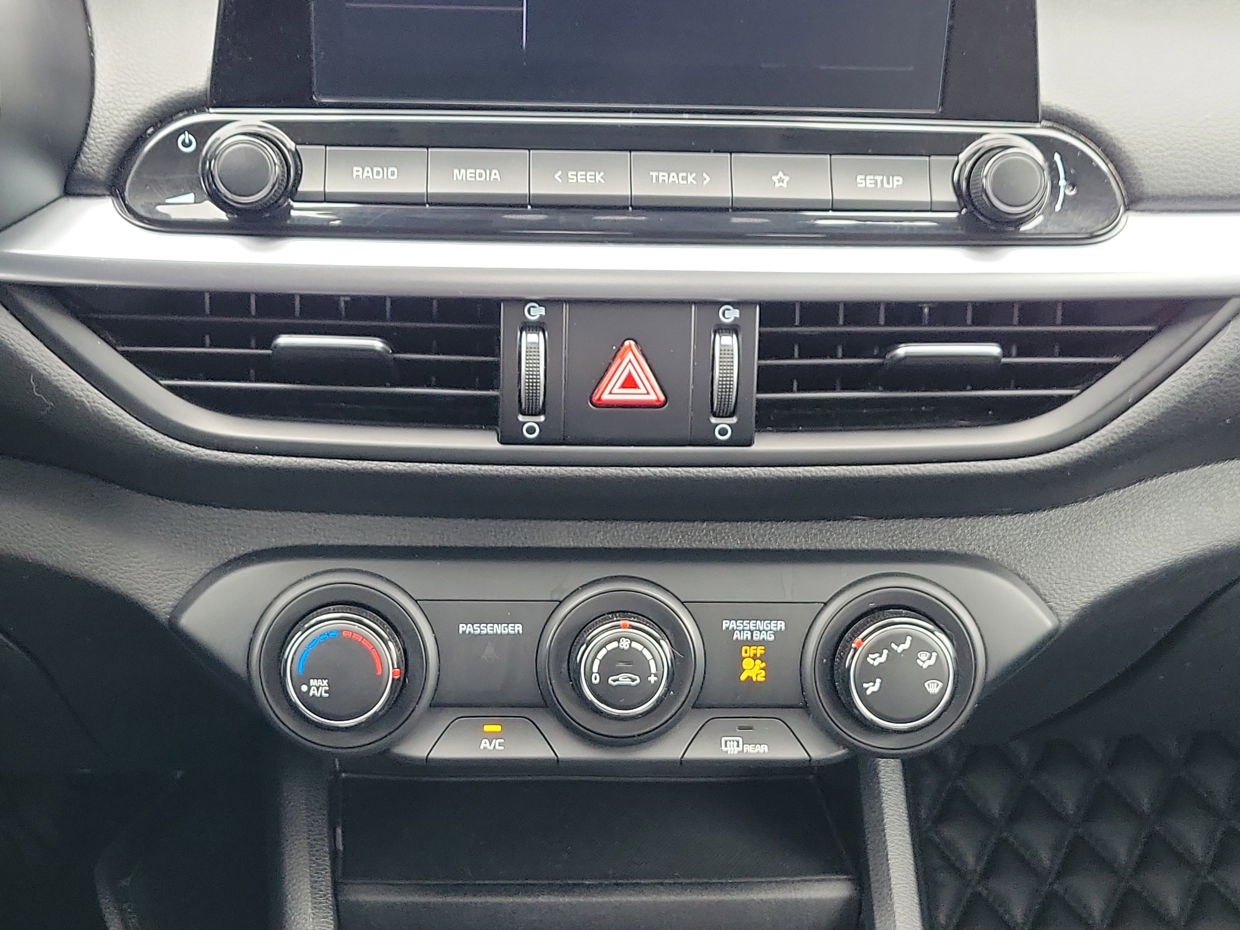 Used 2022 Kia Forte FE image 29