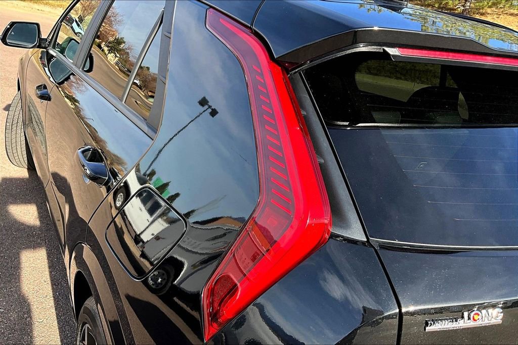 Used 2024 Kia Niro EX Touring image 33