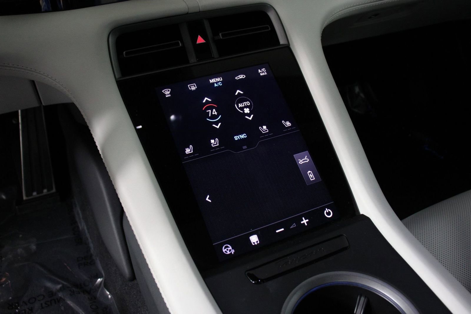 Certified 2025 Porsche Taycan image 18