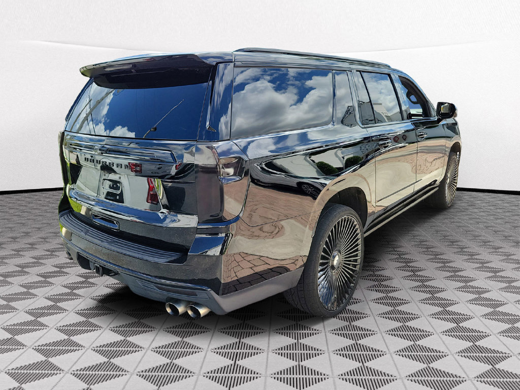 Used 2021 Chevrolet Suburban High Country w/ Premium Package AWD/4WD image 6