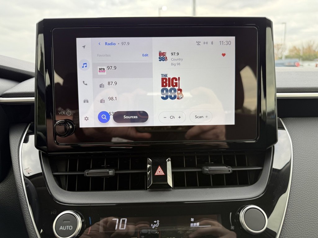 Certified 2025 Toyota Corolla LE image 25