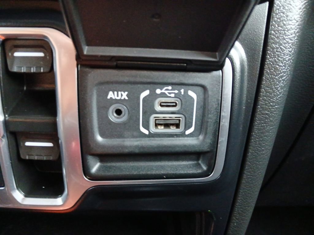 Used 2023 Jeep Gladiator Sport AWD/4WD image 6
