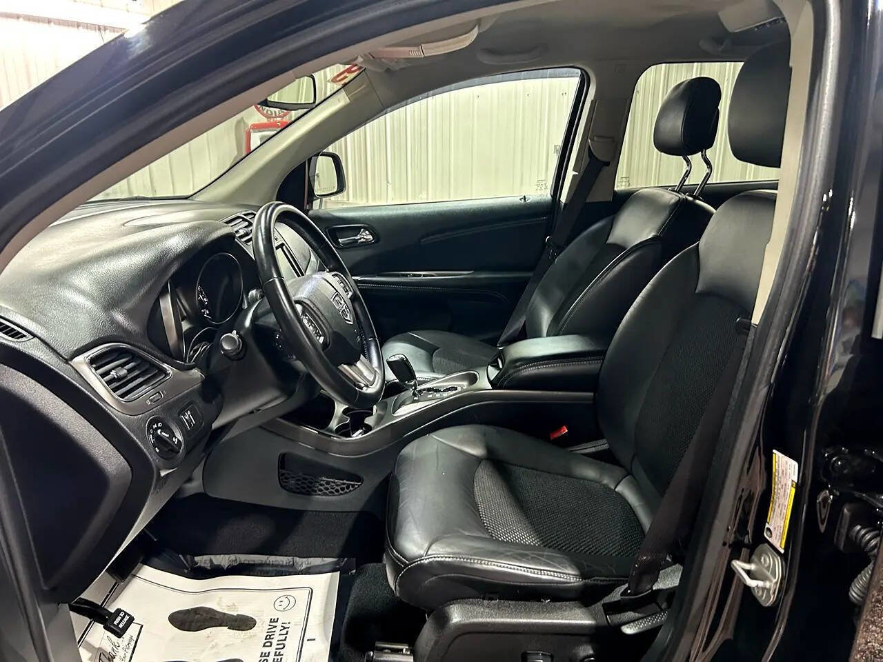 Used 2019 Dodge Journey Crossroad w/ Navigation Group image 19