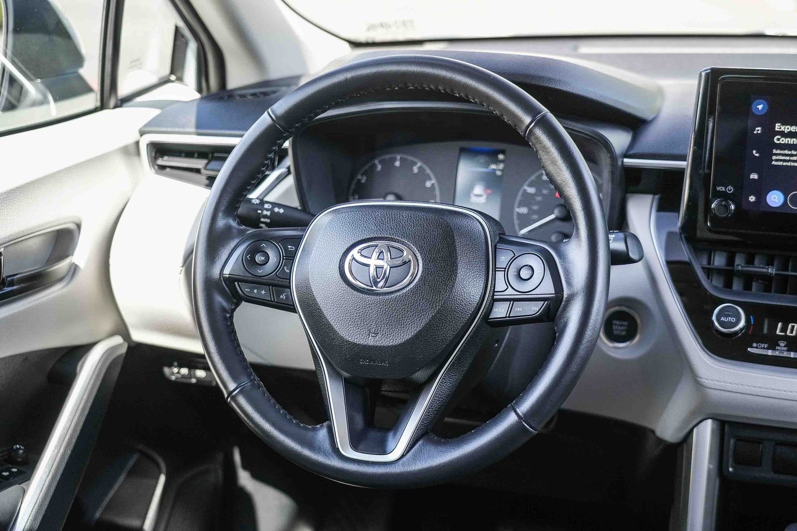 Certified 2023 Toyota Corolla Cross LE w/ Moonroof Package image 18