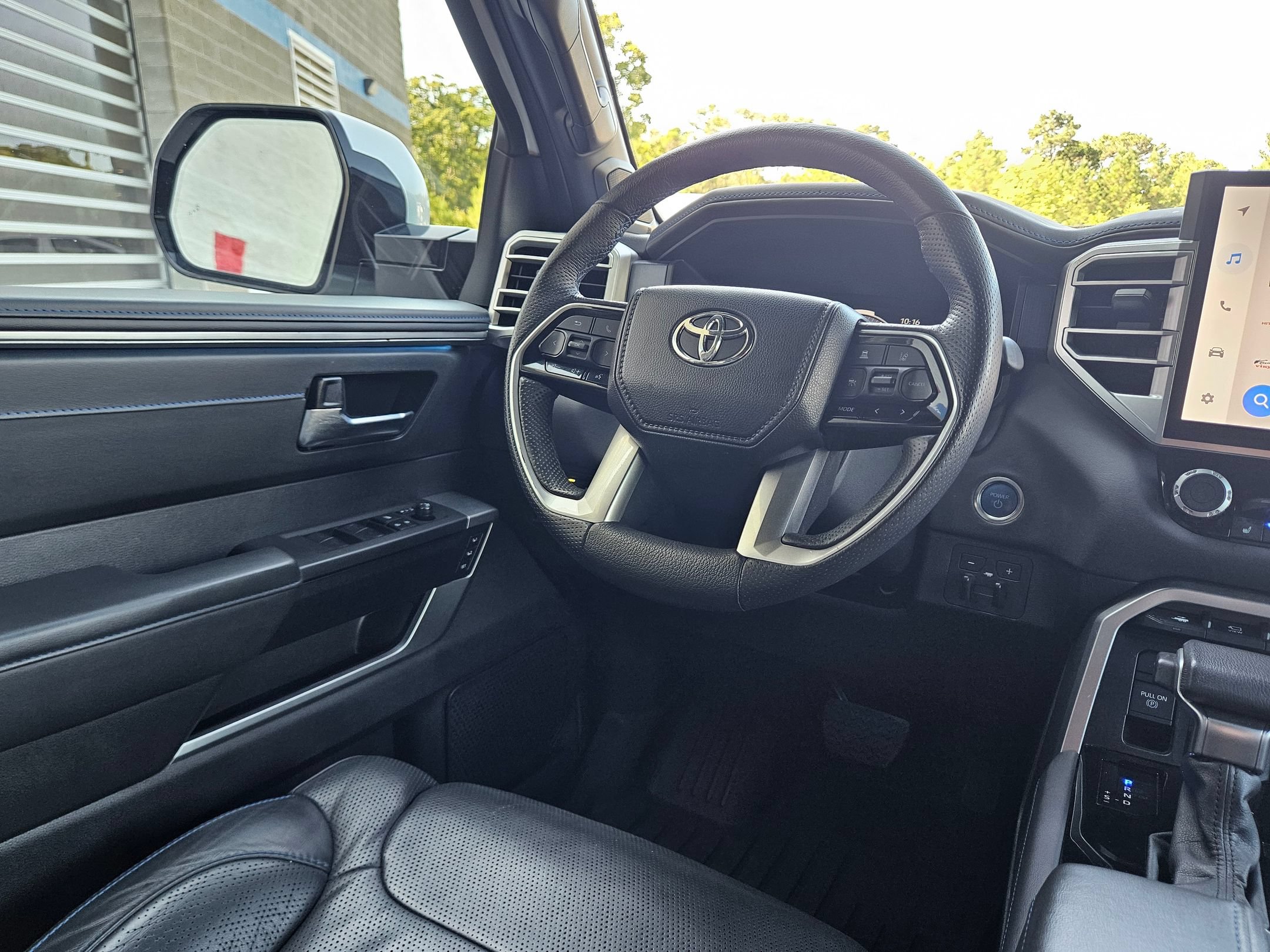 Used 2024 Toyota Sequoia Platinum AWD/4WD image 9