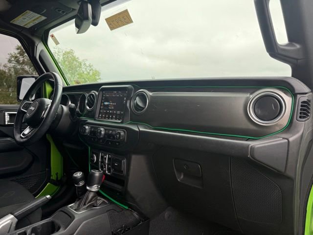 Used 2018 Jeep Wrangler Unlimited Sahara AWD/4WD image 13