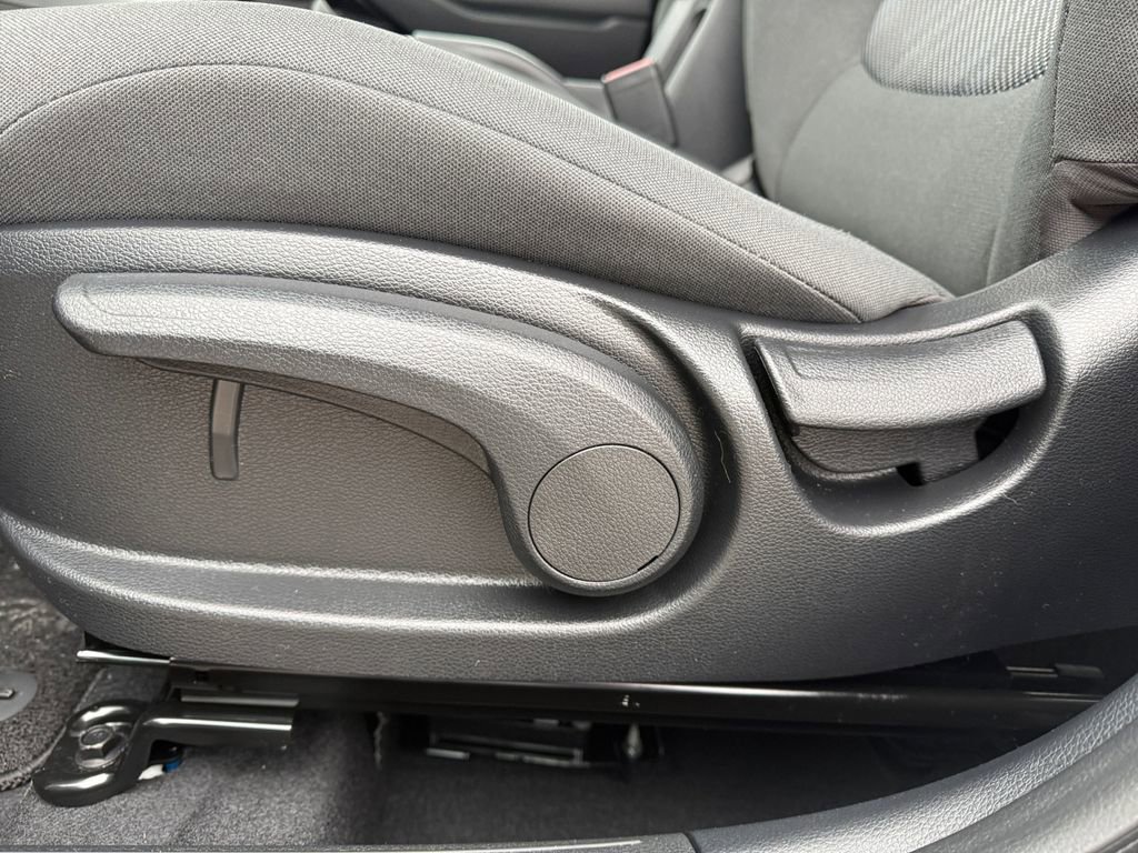 New 2026 Kia Seltos LX image 16