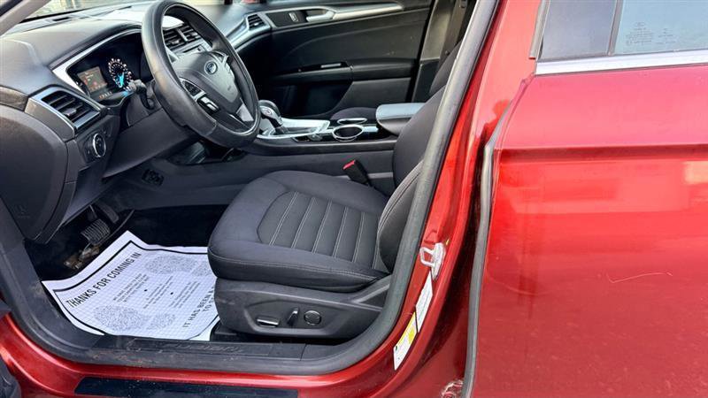 Used 2014 Ford Fusion SE image 10