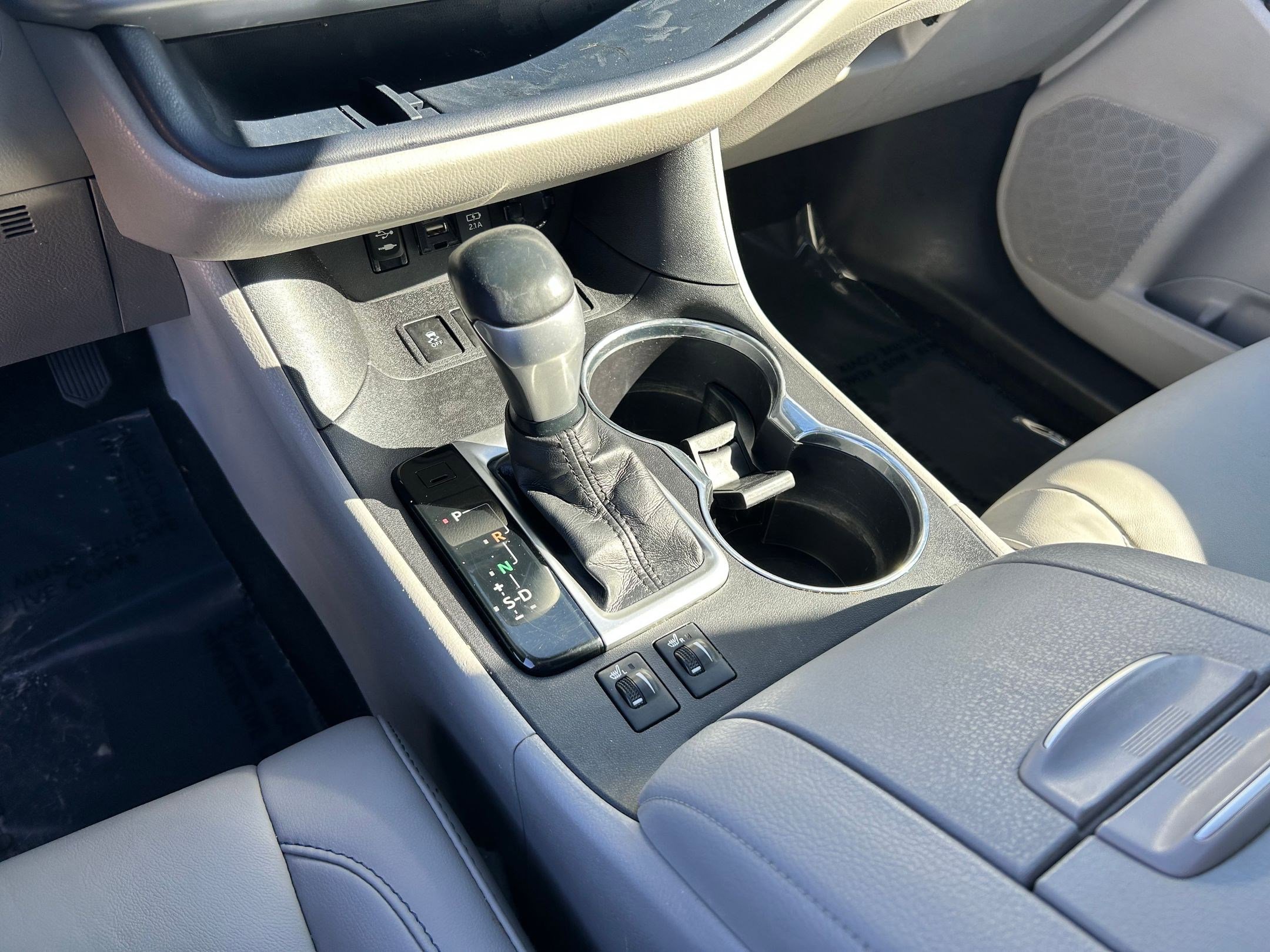 Used 2019 Toyota Highlander XLE image 18