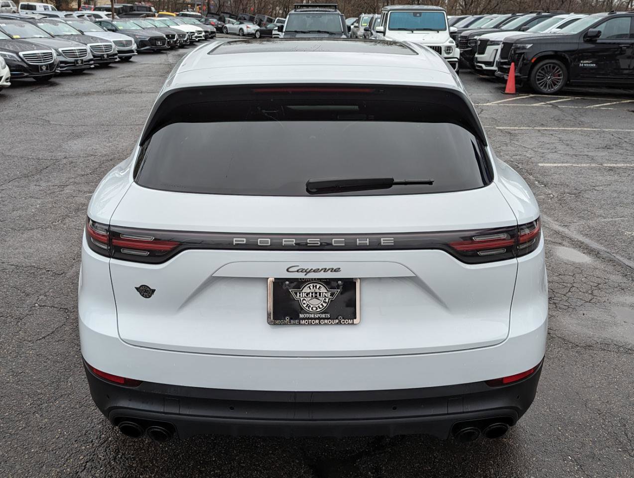 Used 2023 Porsche Cayenne Platinum Edition image 8