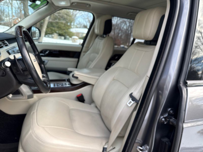 Used 2019 Land Rover Range Rover HSE image 19