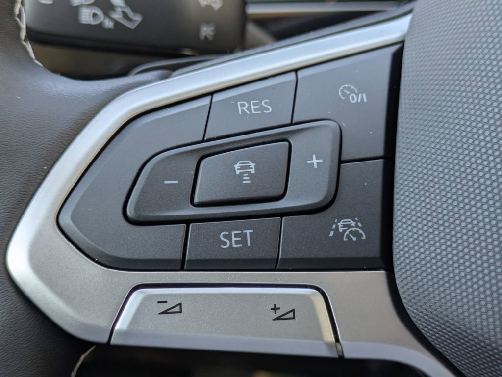 New 2026 Volkswagen Atlas SE image 24