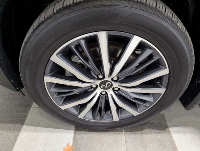 Used 2025 INFINITI QX60 Sensory w/ Vision Package image 7