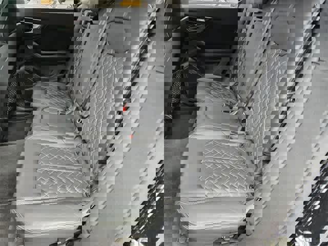 Used 2023 Audi SQ8 Prestige image 21