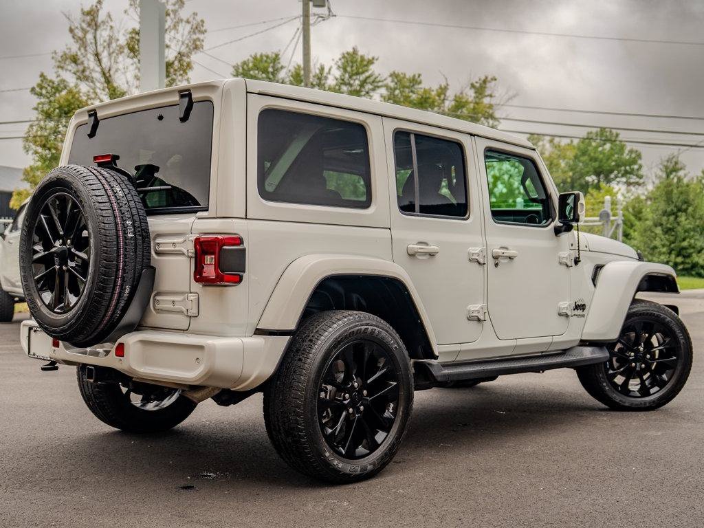 Used 2022 Jeep Wrangler Unlimited Sahara AWD/4WD image 8
