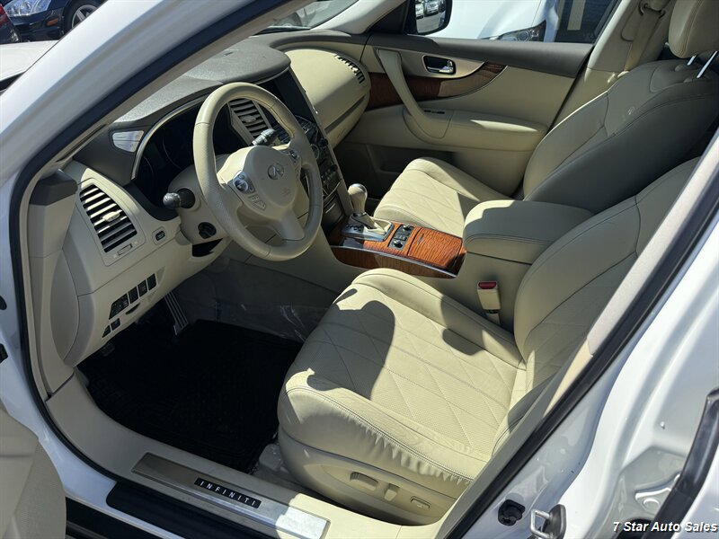 Used 2011 INFINITI FX35 AWD w/ Premium Pkg image 9