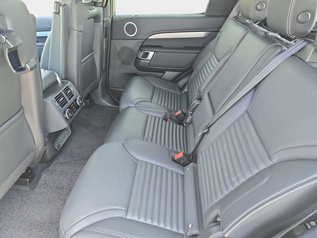New 2026 Land Rover Discovery Limited Edition AWD/4WD image 16