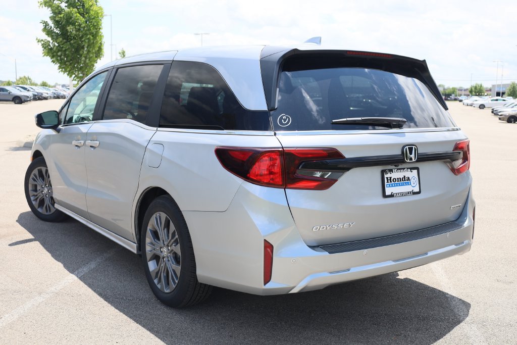 New 2027 Honda Odyssey Touring image 4