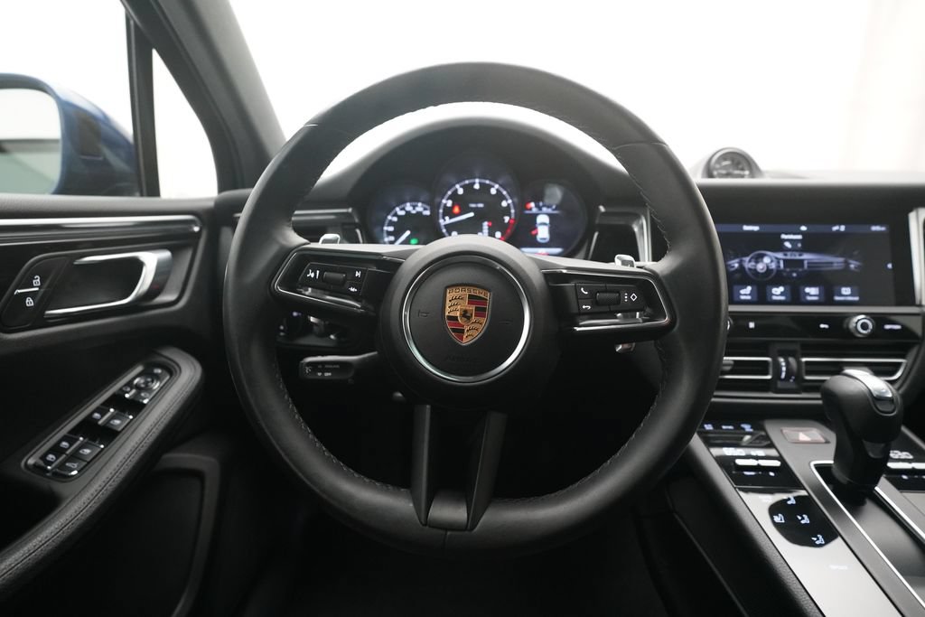 Certified 2022 Porsche Macan AWD/4WD image 20