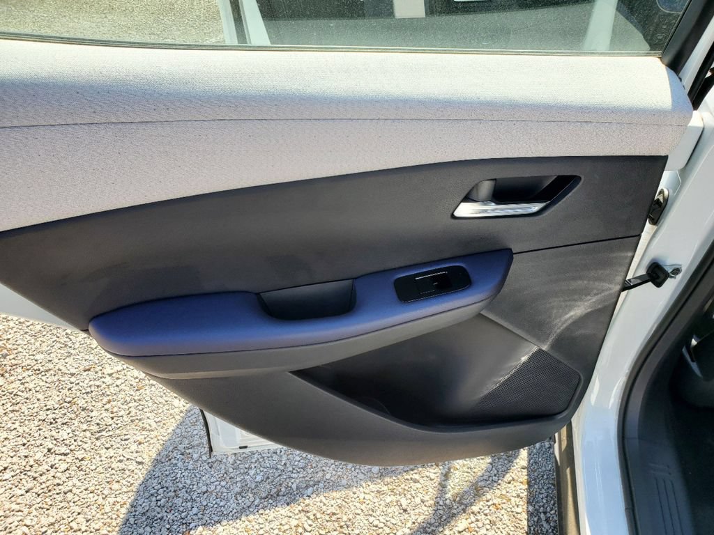 New 2026 Nissan Leaf Platinum+ w/ Cargo Package (Platinum+) FWD image 9
