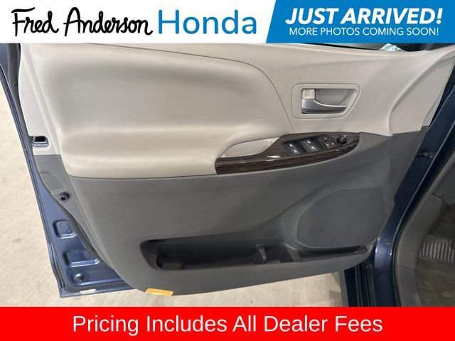Used 2018 Toyota Sienna XLE FWD image 4