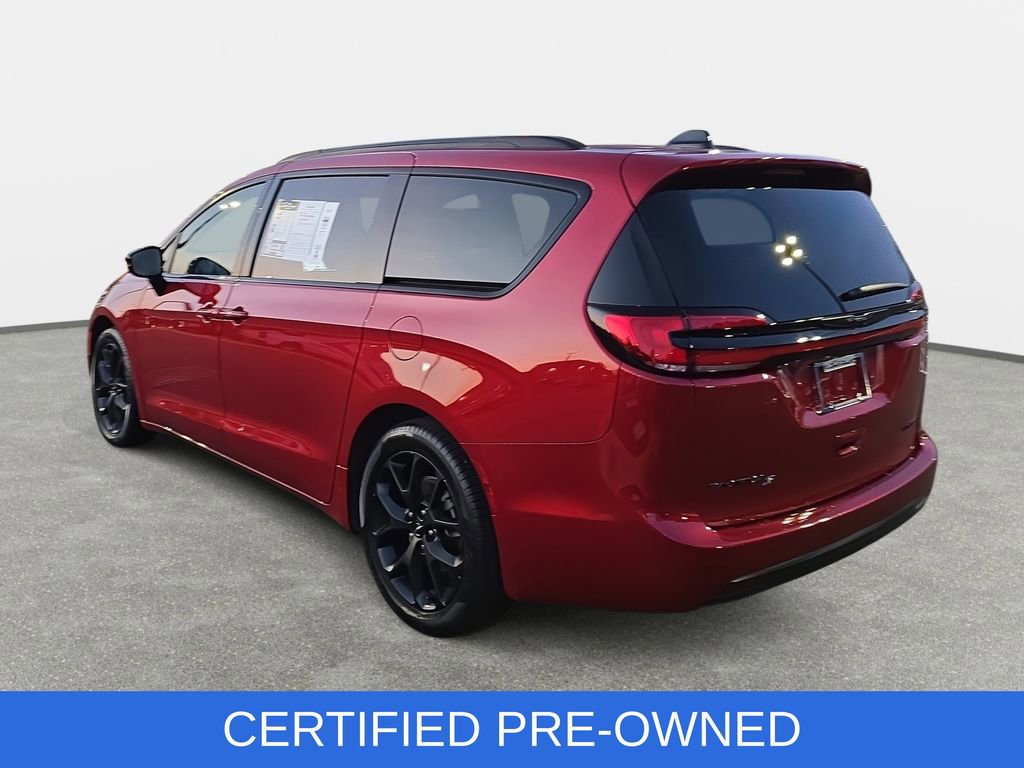 Used 2025 Chrysler Pacifica Limited image 7